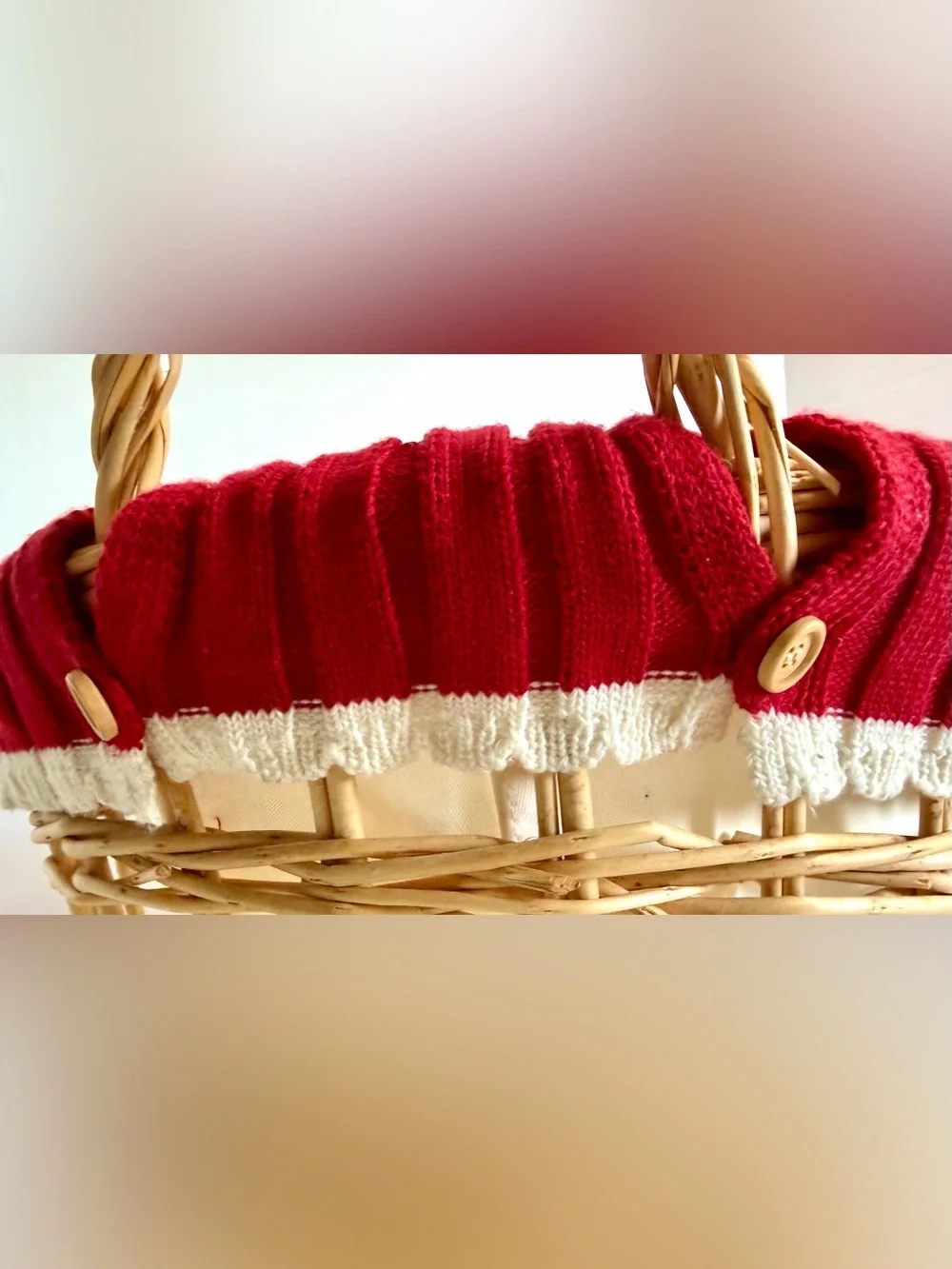Natural wicker and rattan storage basket w/ fabric liner and knit cuff